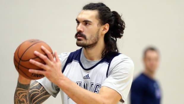steven-adams-young-thunder-fan.jpg